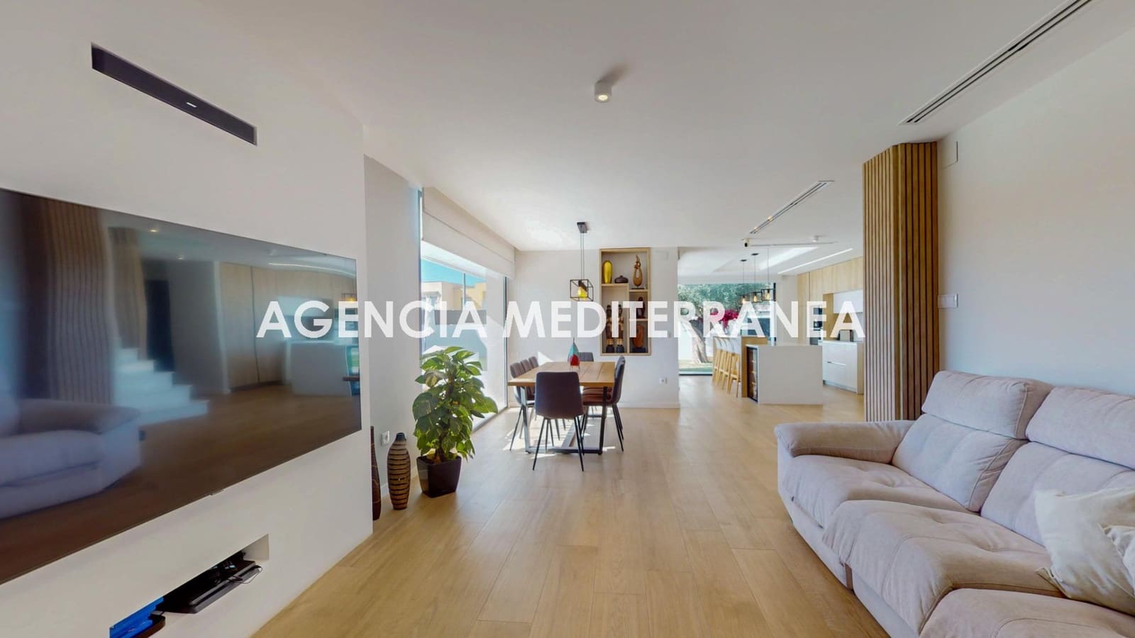 4 quarto Moradia para venda em La Pobla de Vallbona com piscina garagem - 769 000 € (Ref: 9712057)