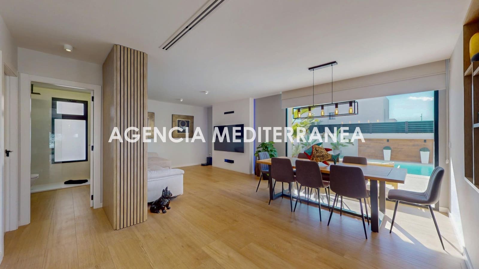 4 quarto Moradia para venda em La Pobla de Vallbona com piscina garagem - 769 000 € (Ref: 9712057)