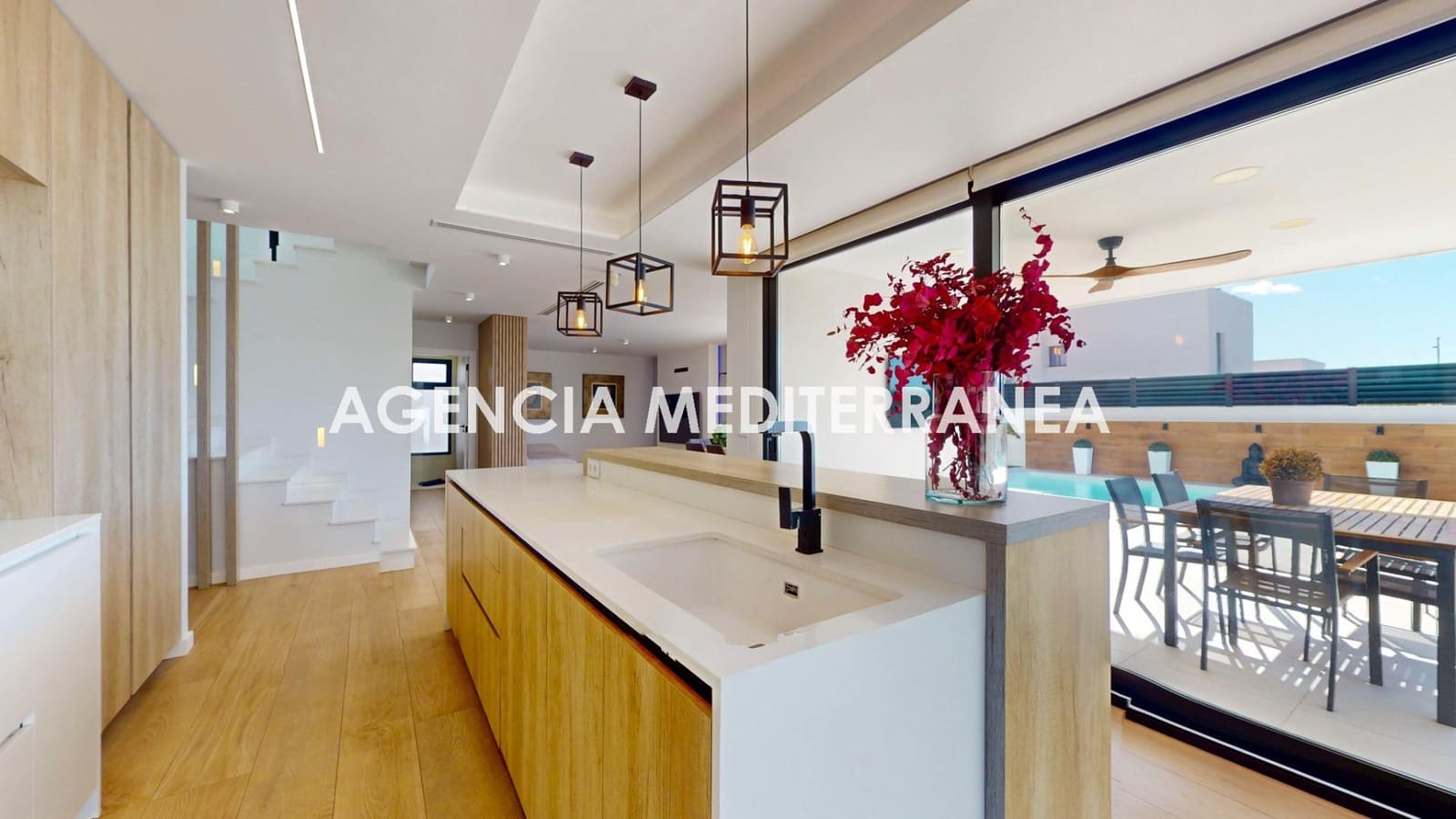 4 quarto Moradia para venda em La Pobla de Vallbona com piscina garagem - 769 000 € (Ref: 9712057)