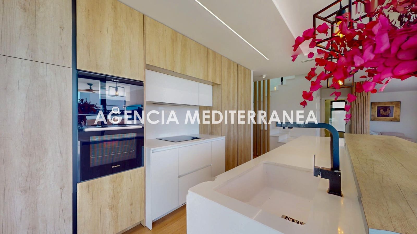 4 quarto Moradia para venda em La Pobla de Vallbona com piscina garagem - 769 000 € (Ref: 9712057)