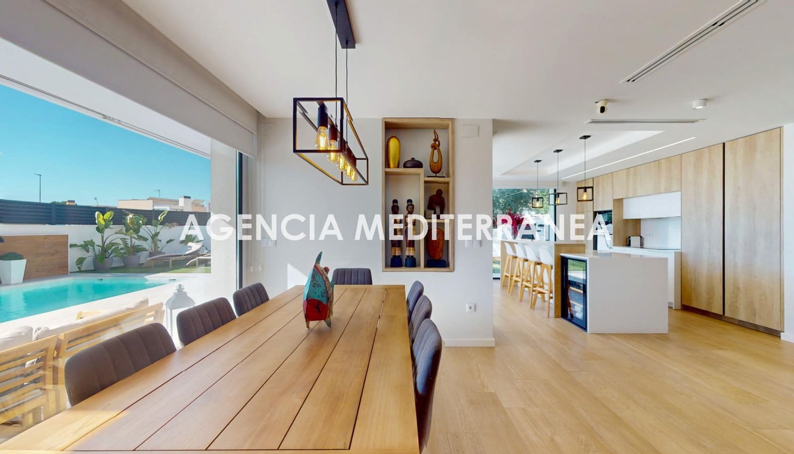 4 quarto Moradia para venda em La Pobla de Vallbona com piscina garagem - 769 000 € (Ref: 9712057)