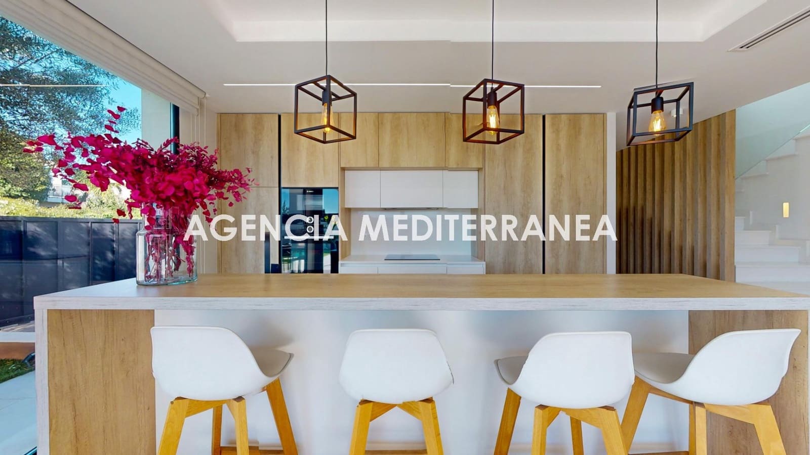 4 quarto Moradia para venda em La Pobla de Vallbona com piscina garagem - 769 000 € (Ref: 9712057)