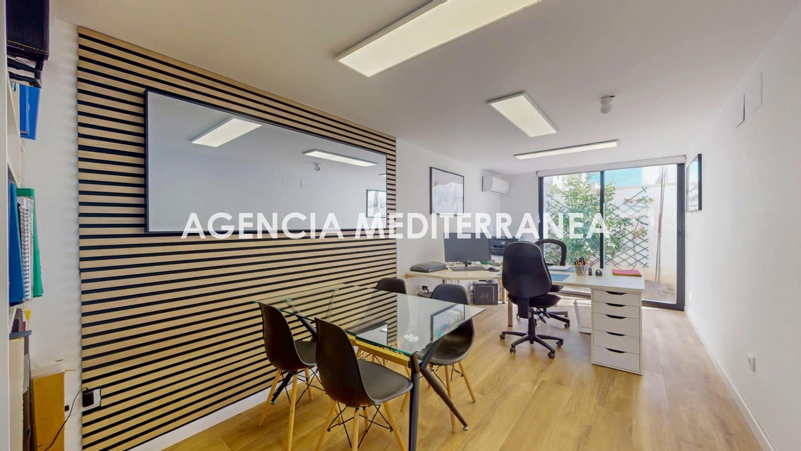 4 quarto Moradia para venda em La Pobla de Vallbona com piscina garagem - 769 000 € (Ref: 9712057)