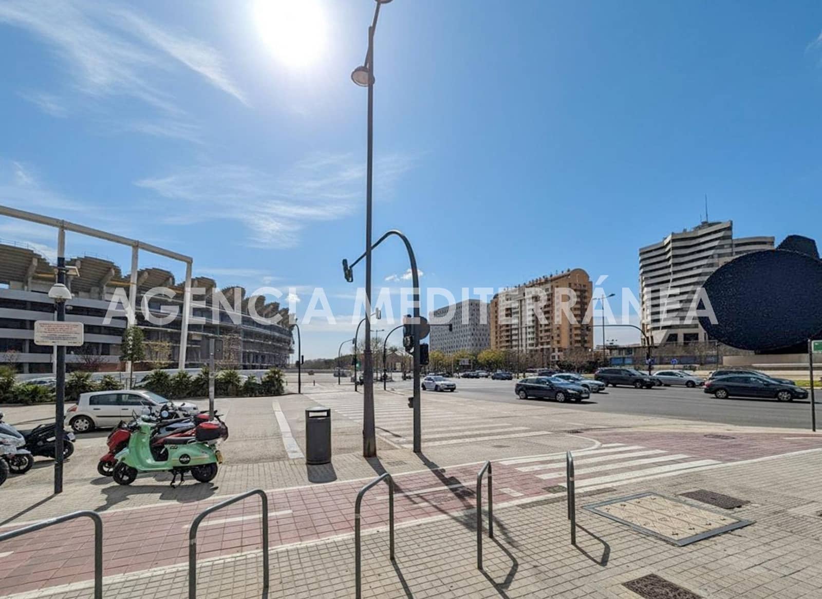 3 bedroom Flat for sale in Valencia city with pool garage - € 495,000 (Ref: 9714998)