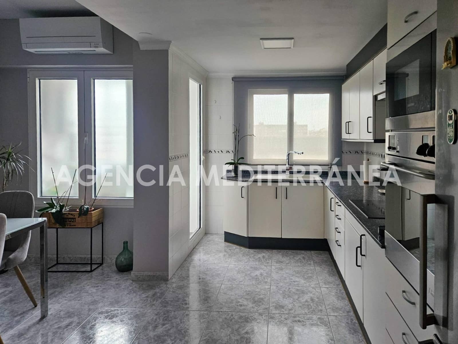 3 soveværelse Lejlighed til salg i Valencia by med garage - € 450.000 (Ref: 9726737)