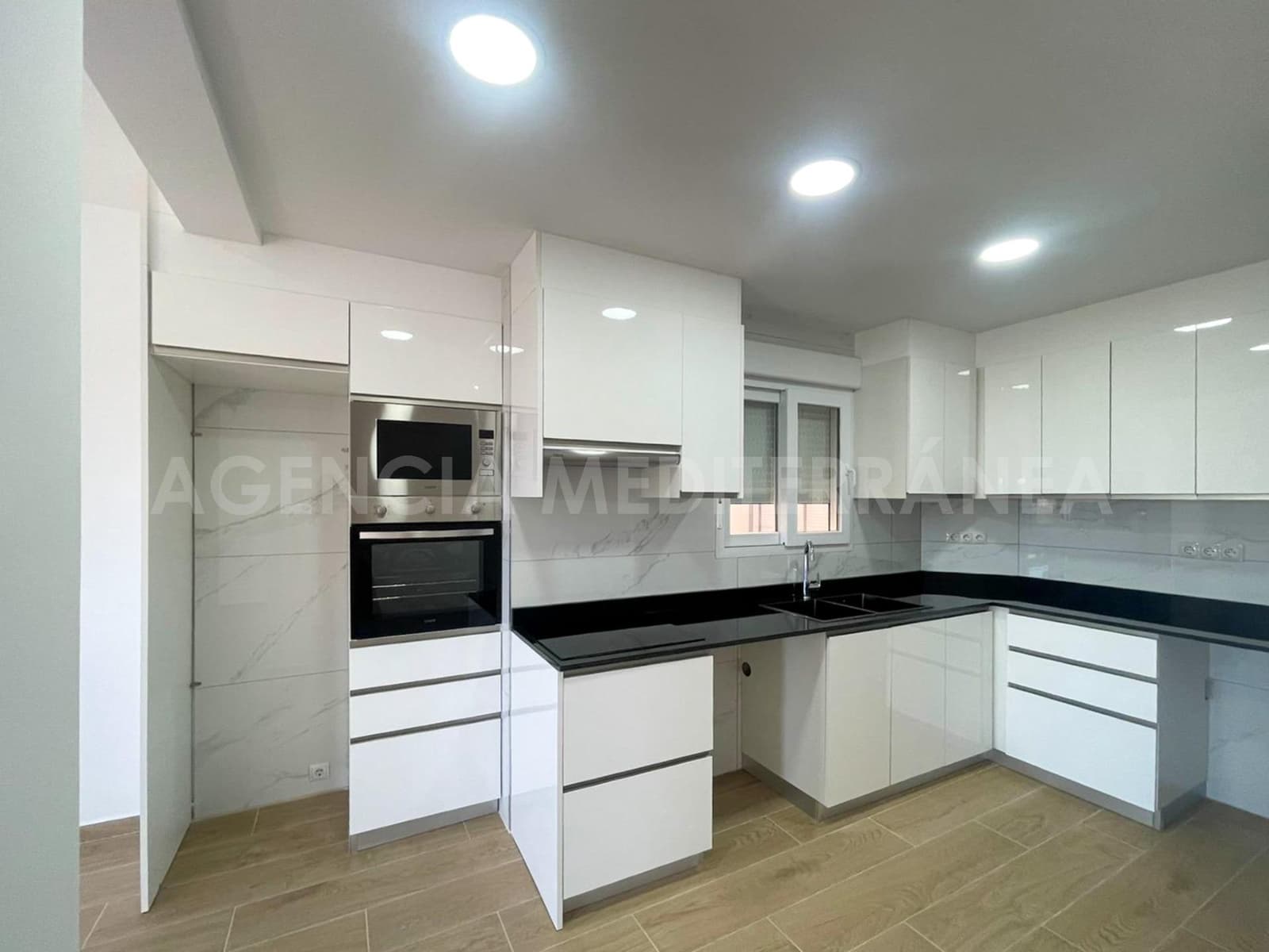 Piso de 3 habitaciones en València ciudad en venta - 328.000 € (Ref: 9726739)