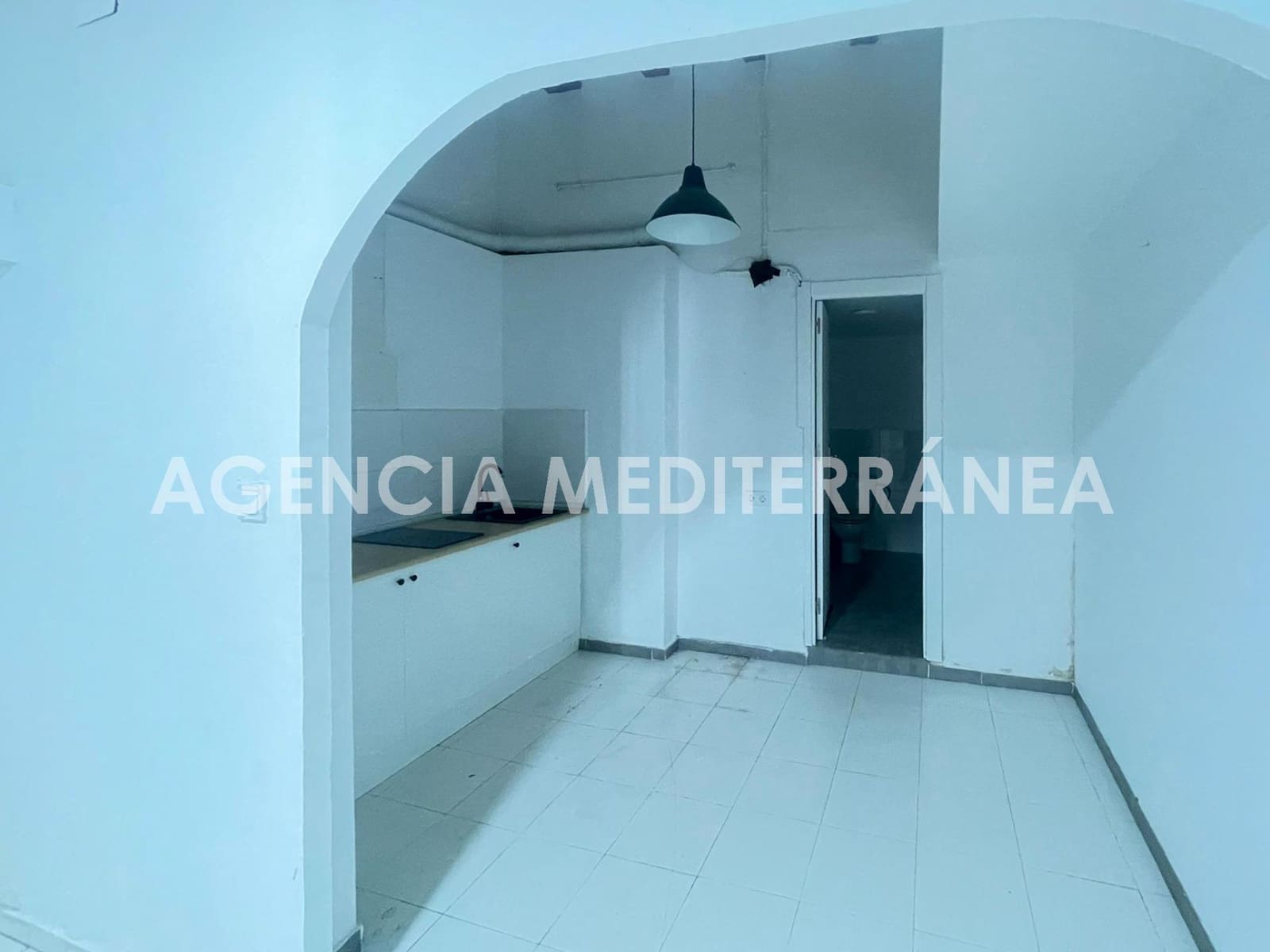 2 bedroom Commercial for sale in Valencia city - € 179,000 (Ref: 9726740)