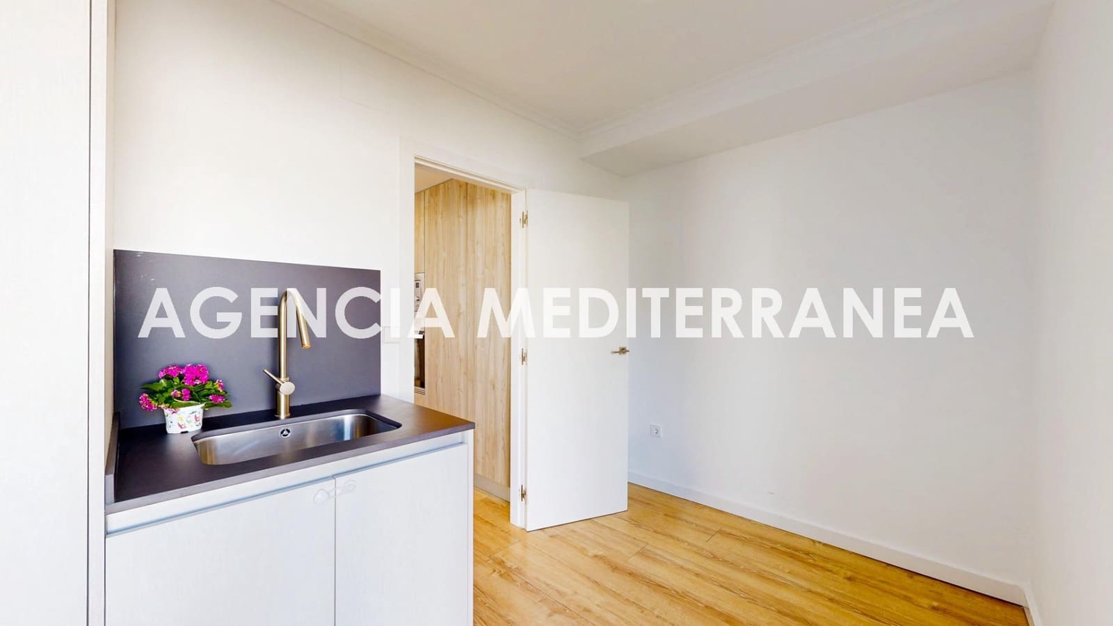 6 bedroom Villa for sale in La Pobla de Vallbona with pool garage - € 730,000 (Ref: 9732224)