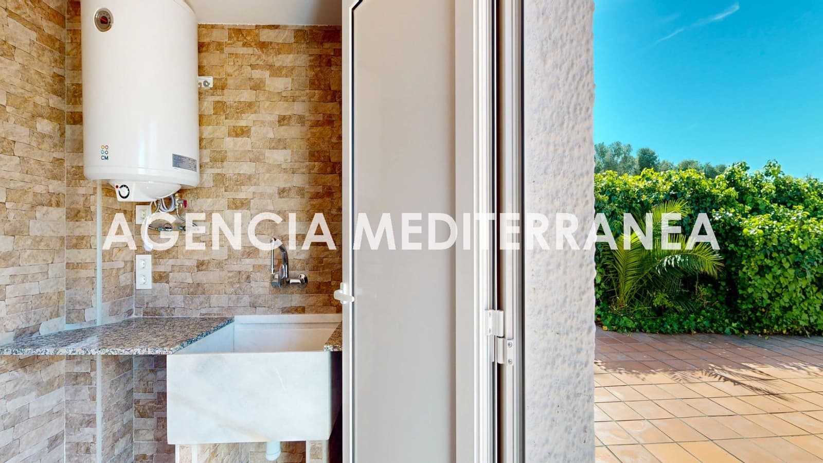 6 bedroom Villa for sale in La Pobla de Vallbona with pool garage - € 730,000 (Ref: 9732224)