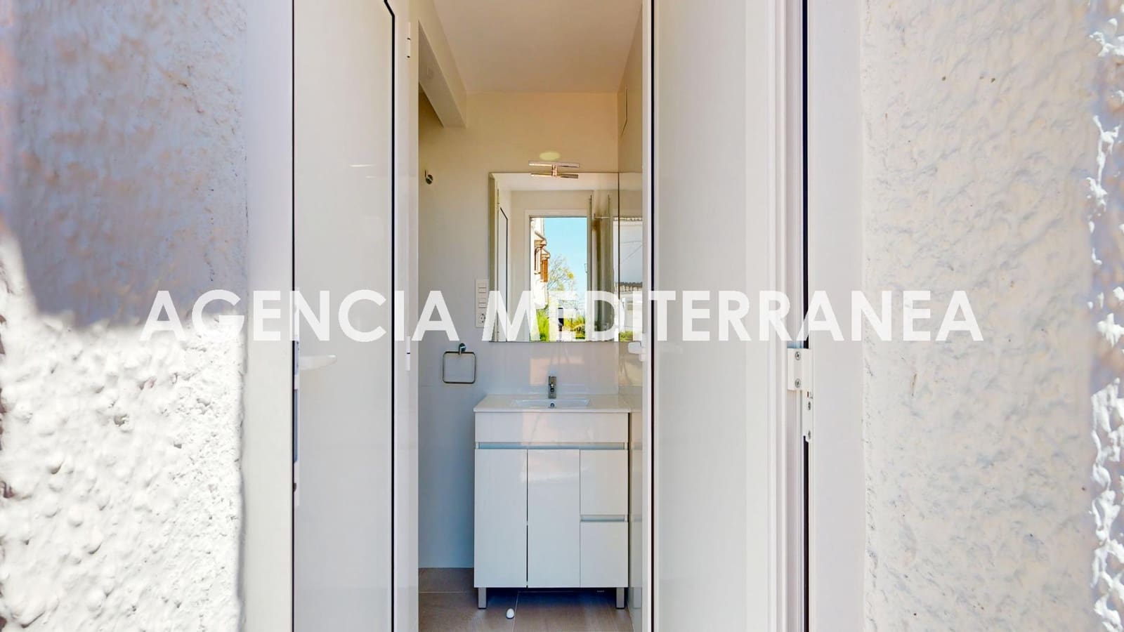 6 bedroom Villa for sale in La Pobla de Vallbona with pool garage - € 730,000 (Ref: 9732224)