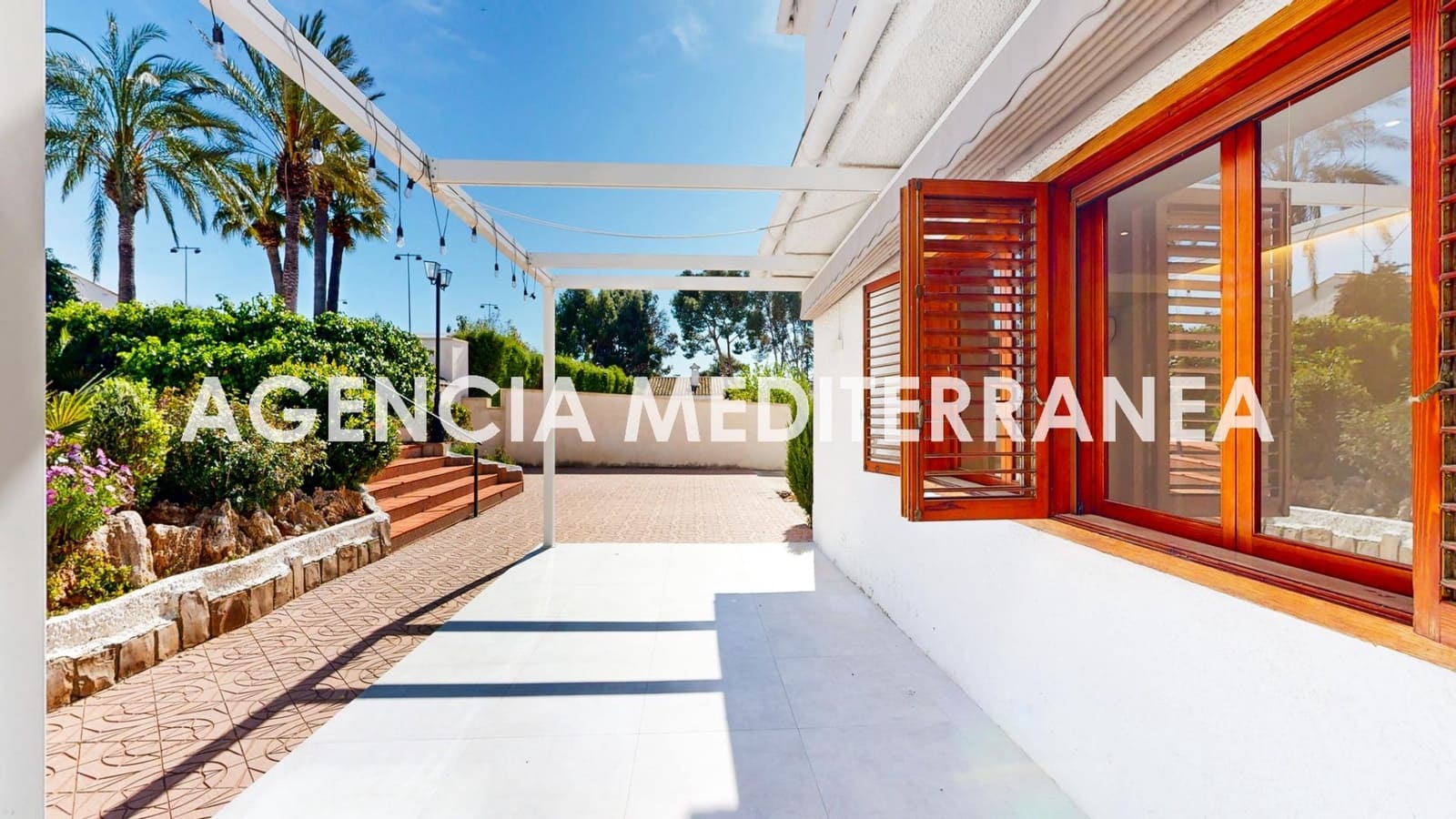 6 bedroom Villa for sale in La Pobla de Vallbona with pool garage - € 730,000 (Ref: 9732224)