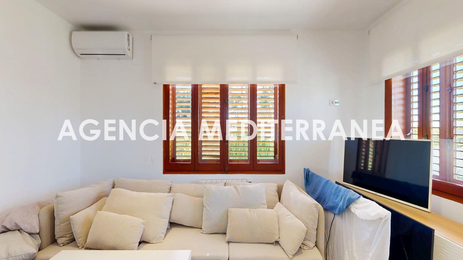 6 bedroom Villa for sale in La Pobla de Vallbona with pool garage - € 730,000 (Ref: 9732224)