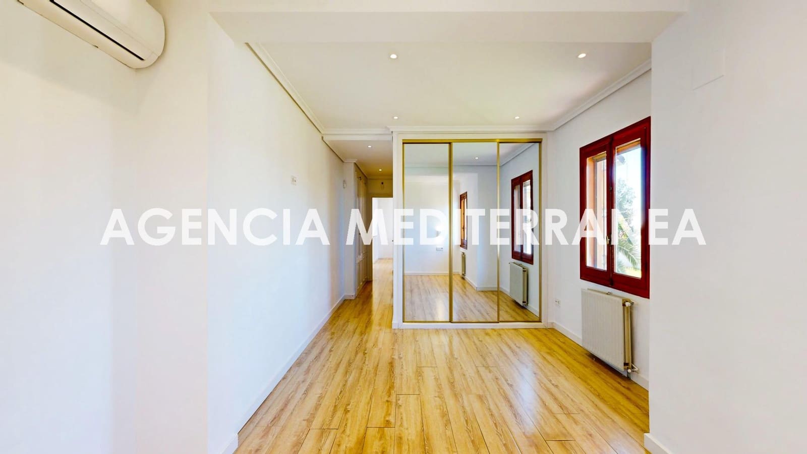 6 bedroom Villa for sale in La Pobla de Vallbona with pool garage - € 730,000 (Ref: 9732224)