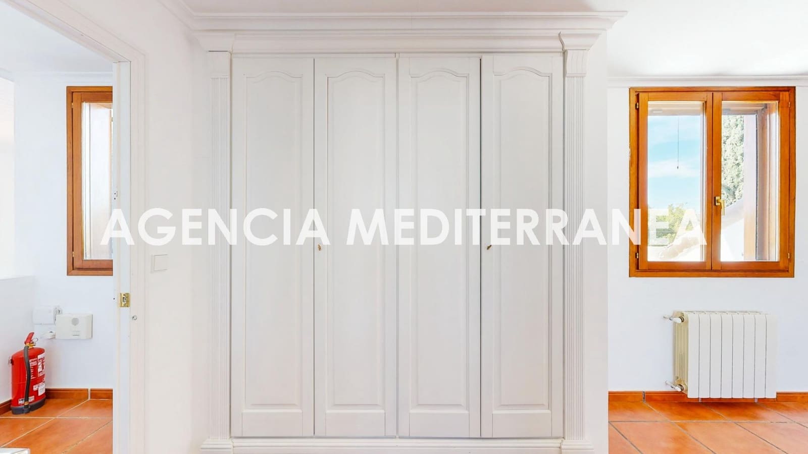 6 bedroom Villa for sale in La Pobla de Vallbona with pool garage - € 730,000 (Ref: 9732224)