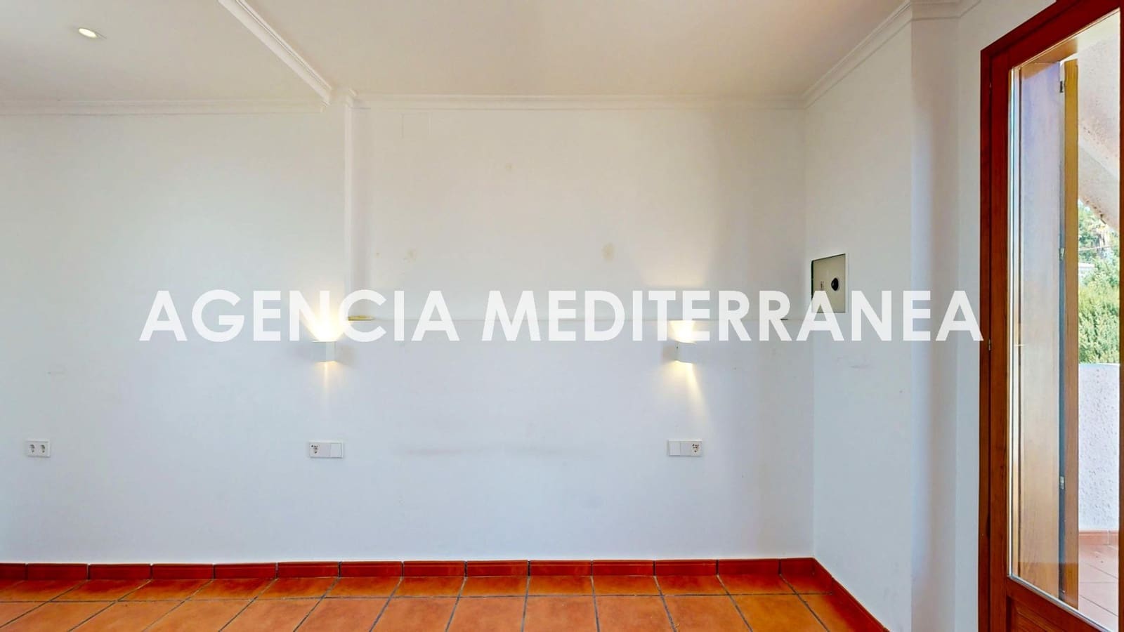 6 bedroom Villa for sale in La Pobla de Vallbona with pool garage - € 730,000 (Ref: 9732224)