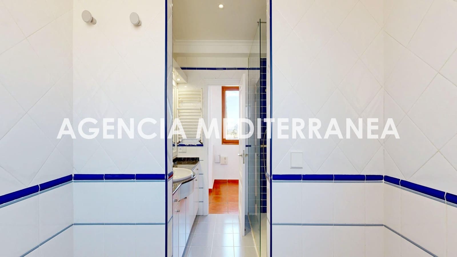 6 bedroom Villa for sale in La Pobla de Vallbona with pool garage - € 730,000 (Ref: 9732224)