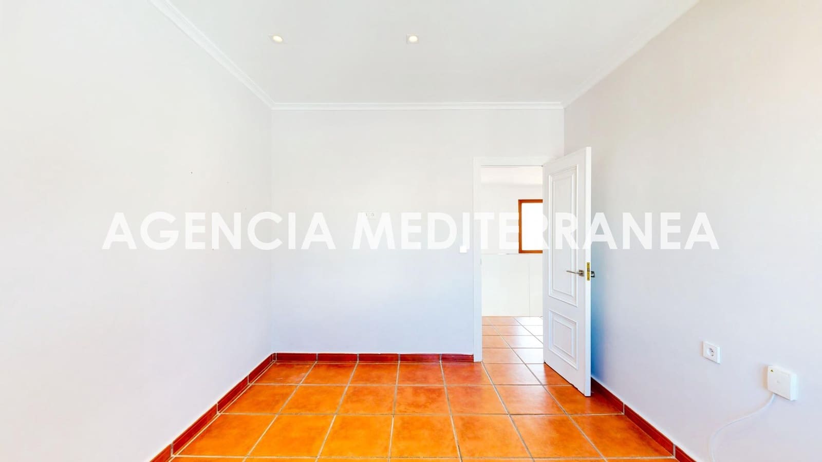 6 bedroom Villa for sale in La Pobla de Vallbona with pool garage - € 730,000 (Ref: 9732224)