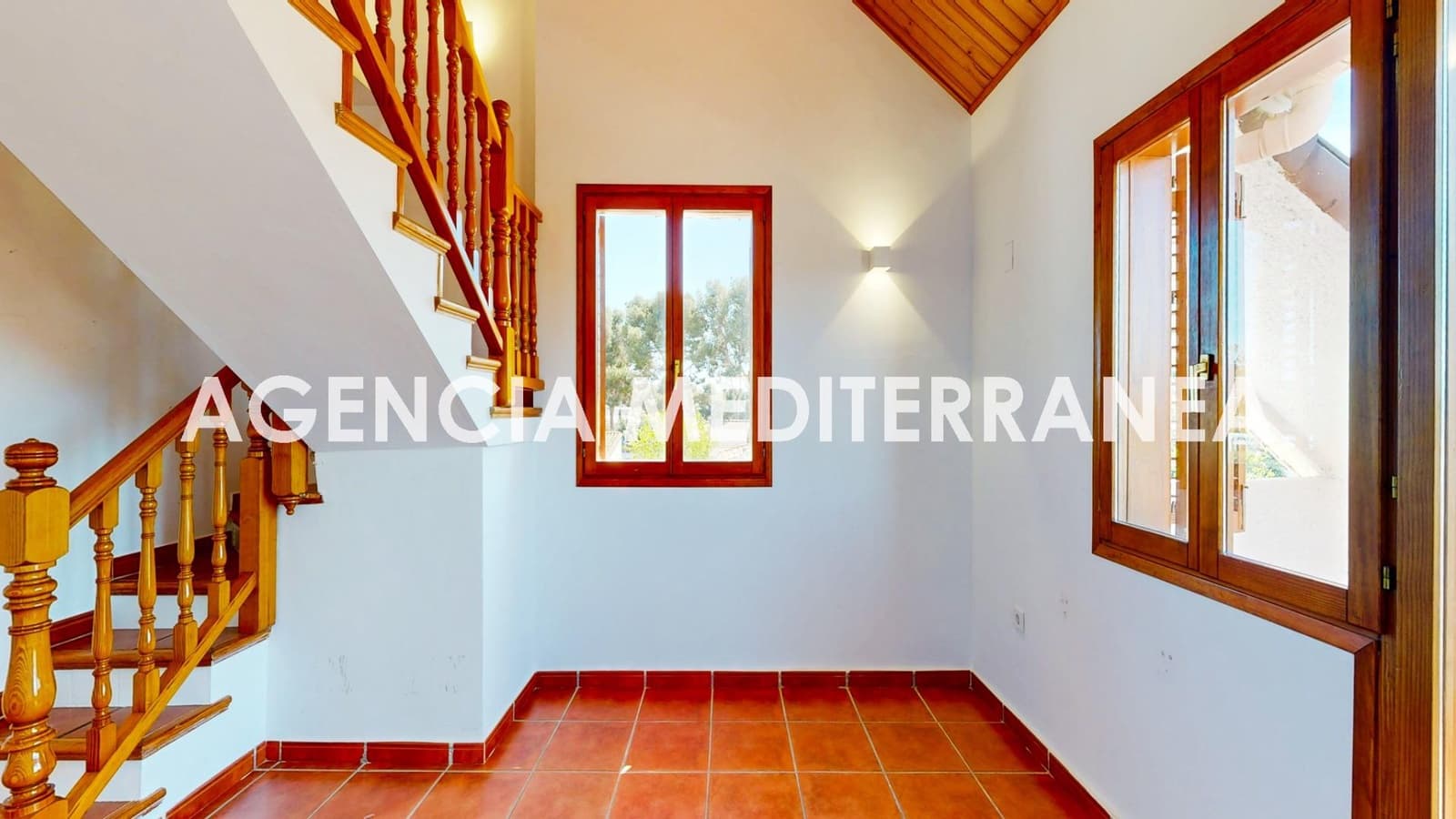 6 bedroom Villa for sale in La Pobla de Vallbona with pool garage - € 730,000 (Ref: 9732224)
