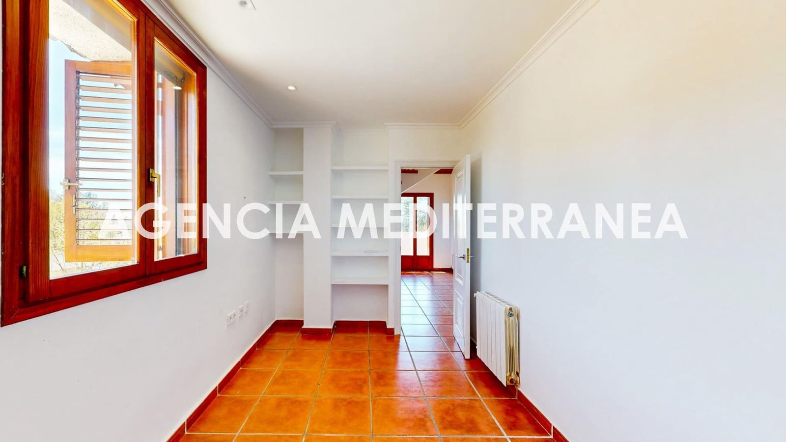 6 bedroom Villa for sale in La Pobla de Vallbona with pool garage - € 730,000 (Ref: 9732224)