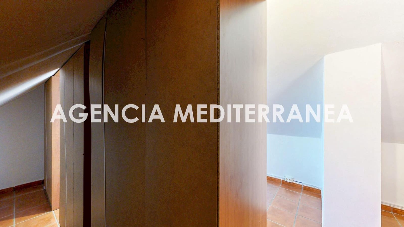 6 bedroom Villa for sale in La Pobla de Vallbona with pool garage - € 730,000 (Ref: 9732224)