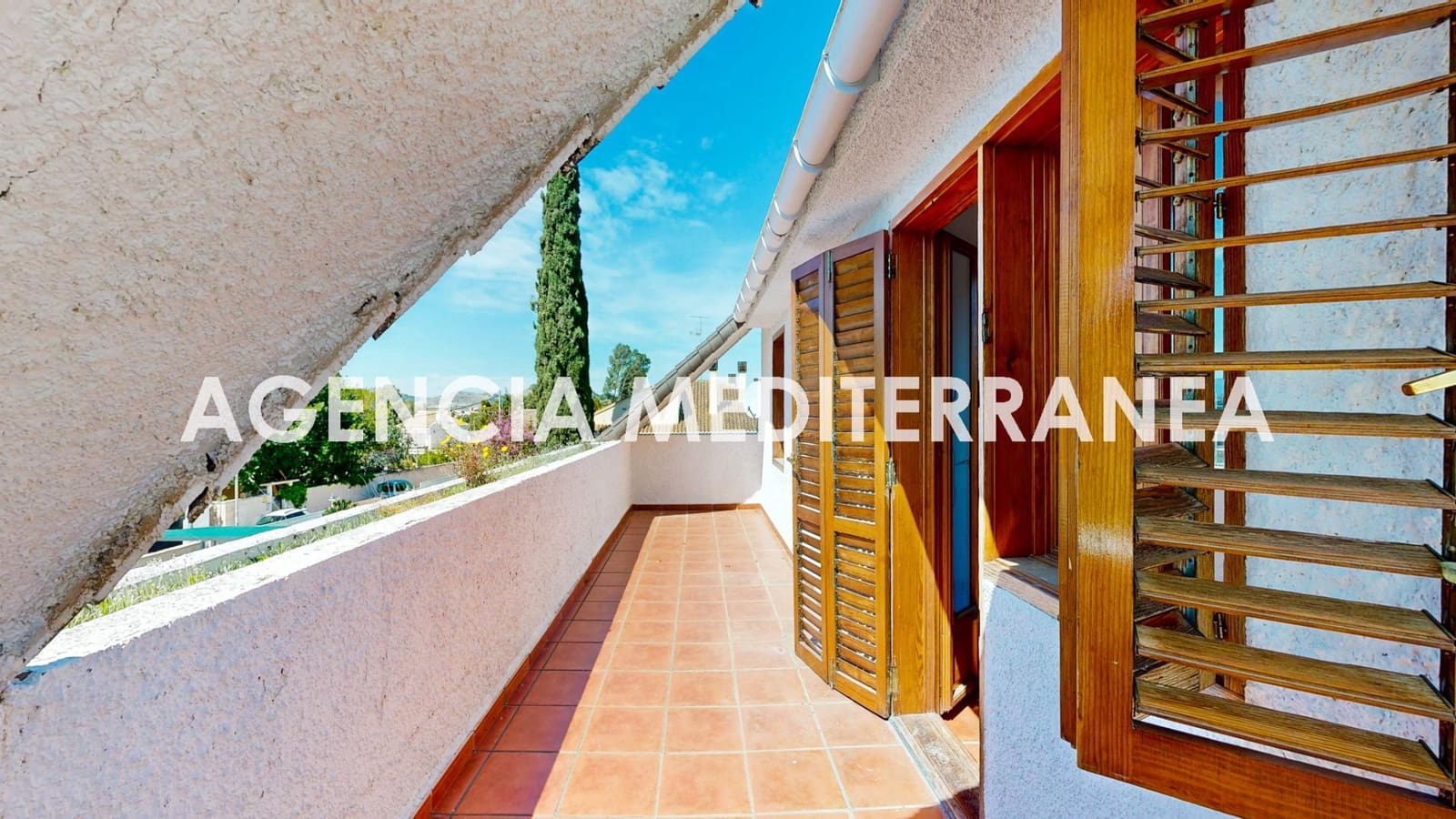 6 bedroom Villa for sale in La Pobla de Vallbona with pool garage - € 730,000 (Ref: 9732224)