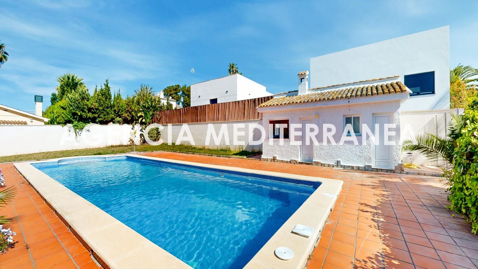 6 bedroom Villa for sale in La Pobla de Vallbona with pool garage - € 730,000 (Ref: 9732224)