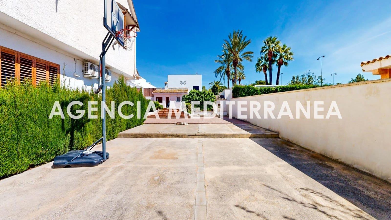 6 bedroom Villa for sale in La Pobla de Vallbona with pool garage - € 730,000 (Ref: 9732224)