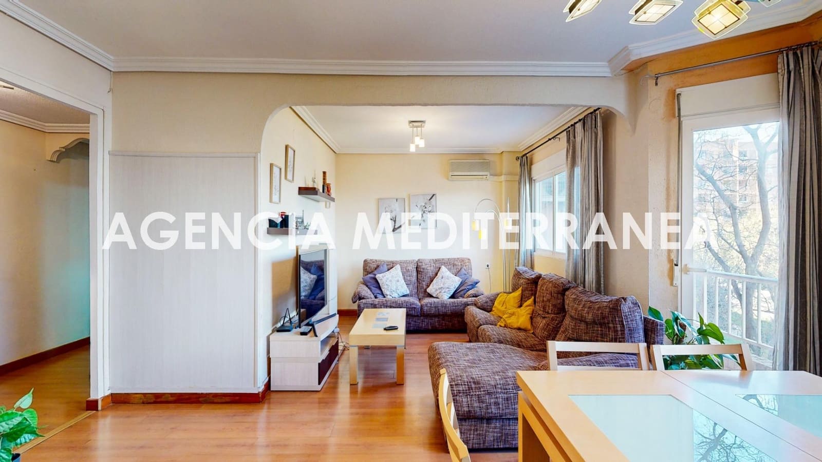 4 bedroom Flat for sale in Valencia city - € 290,000 (Ref: 9735669)