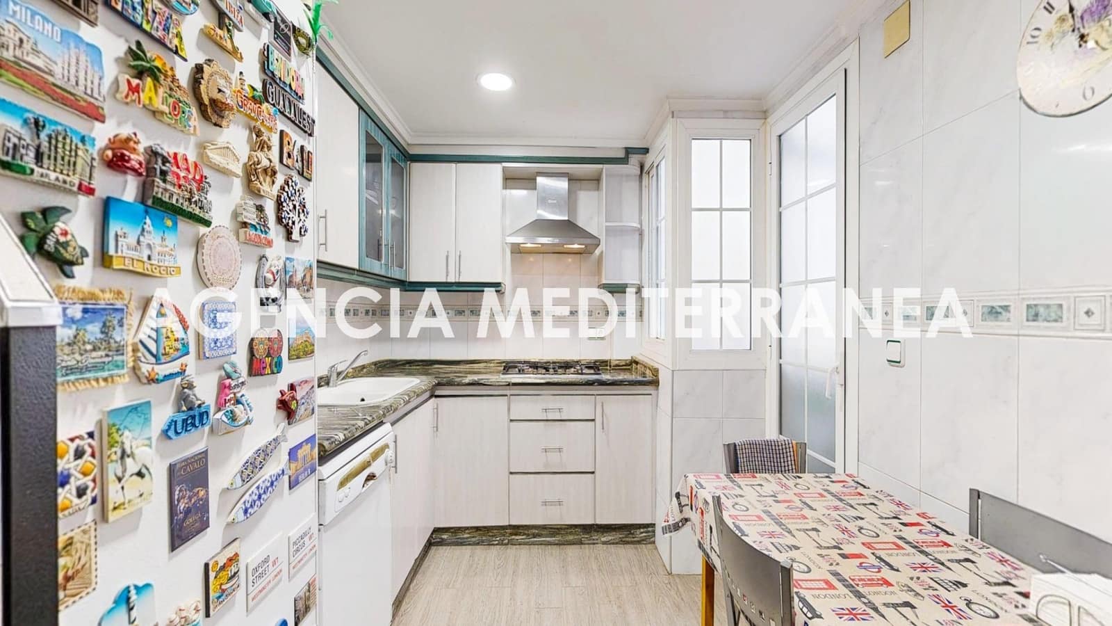 4 bedroom Flat for sale in Valencia city - € 290,000 (Ref: 9735669)