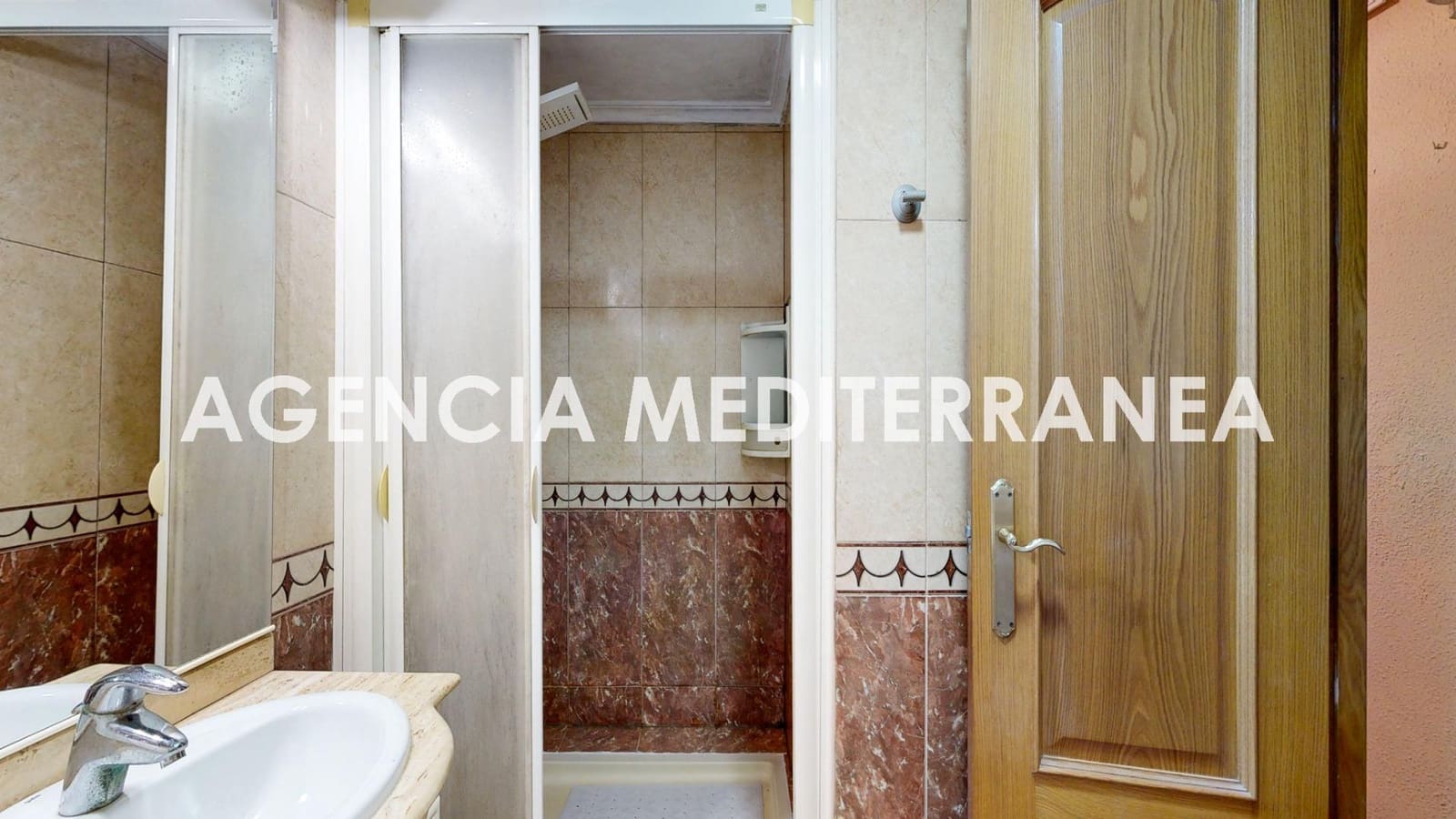 4 bedroom Flat for sale in Valencia city - € 290,000 (Ref: 9735669)