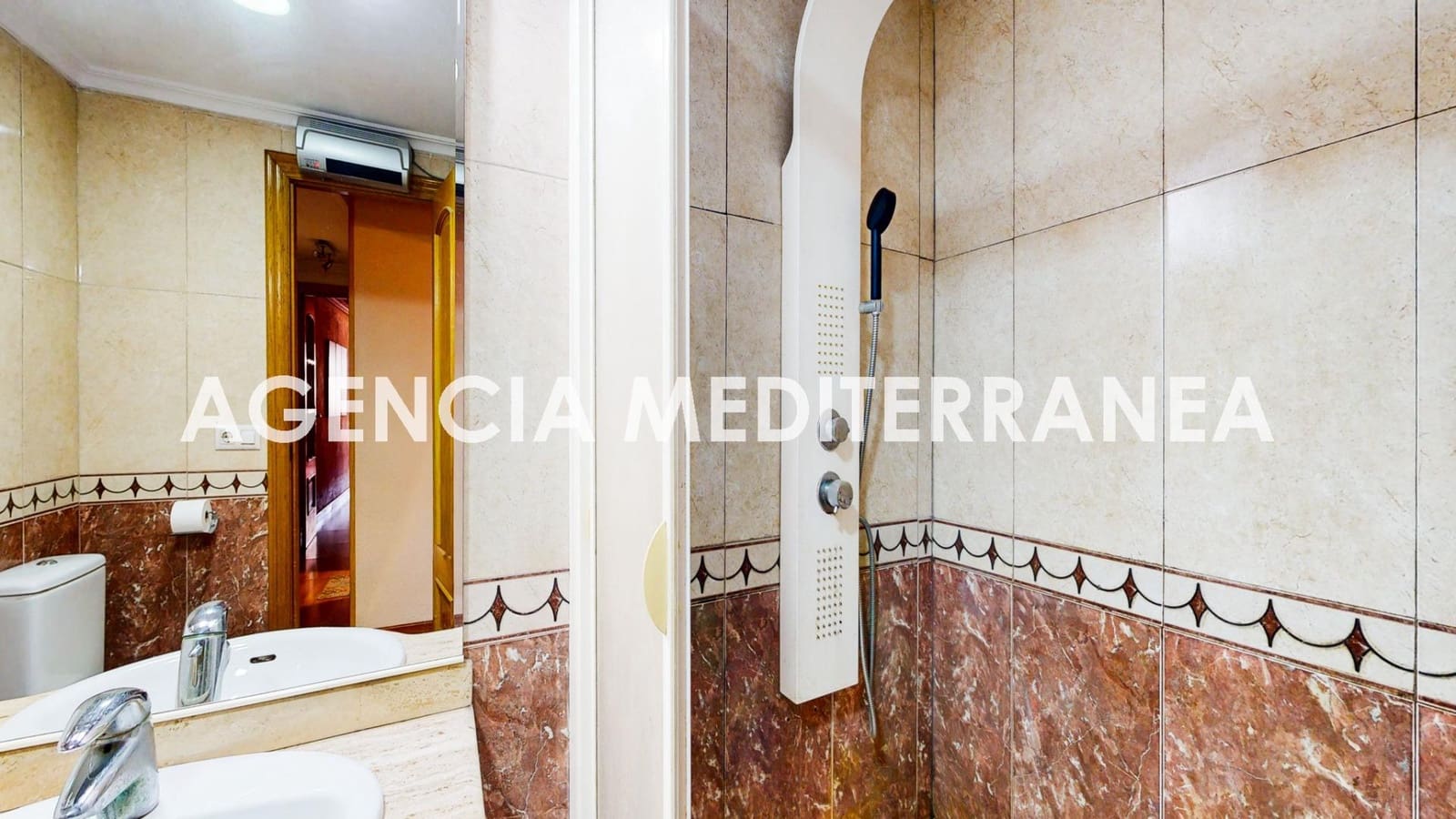 4 bedroom Flat for sale in Valencia city - € 290,000 (Ref: 9735669)