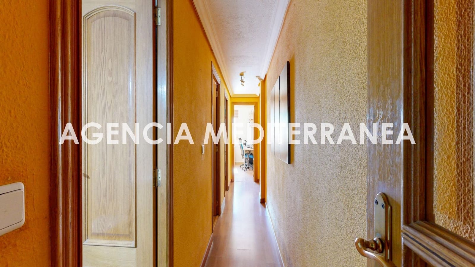 4 bedroom Flat for sale in Valencia city - € 290,000 (Ref: 9735669)