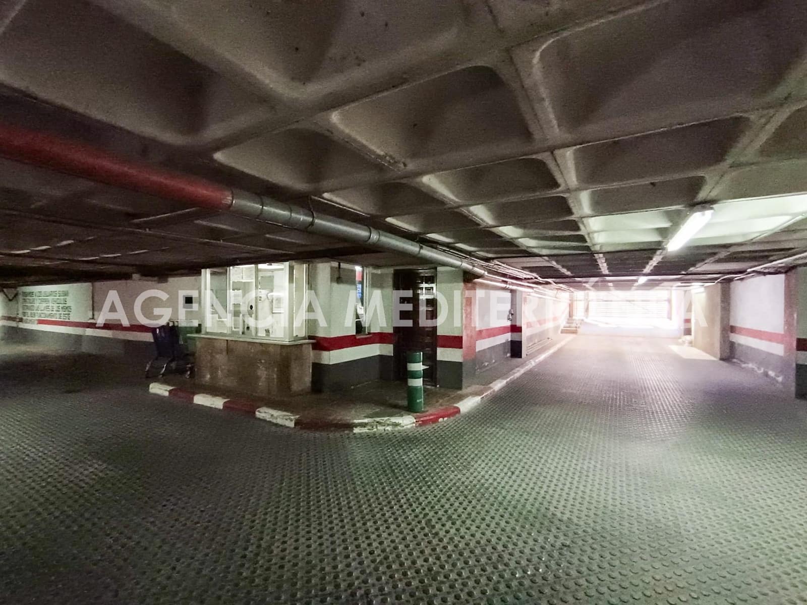 Garage for rent in Valencia city - € 110 (Ref: 9738653)