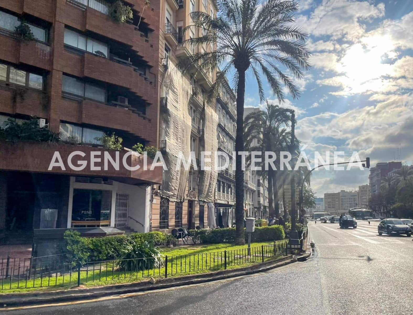 Garage for rent in Valencia city - € 110 (Ref: 9738653)