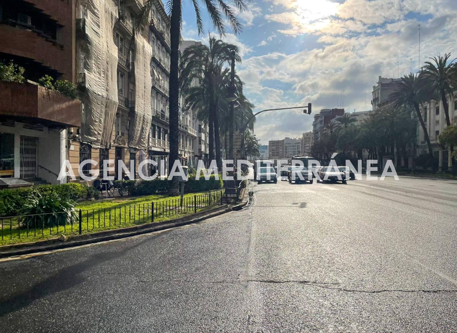 Garage for rent in Valencia city - € 110 (Ref: 9738653)