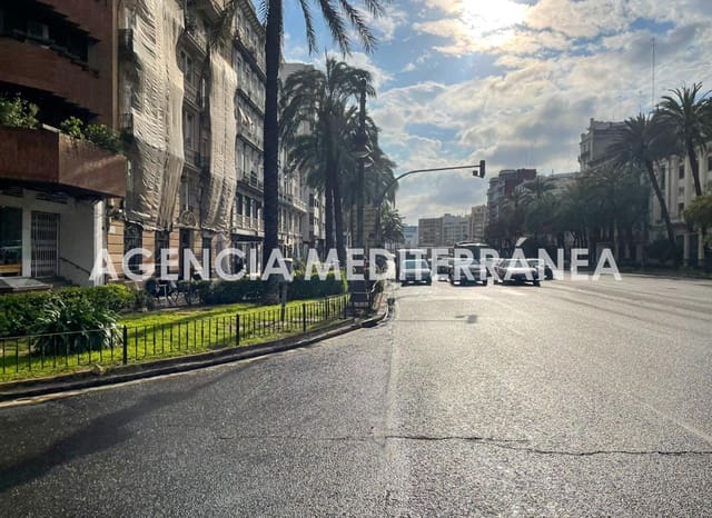 Garage for rent in Russafa, Valencia city - € 110 (Ref: 9738653)