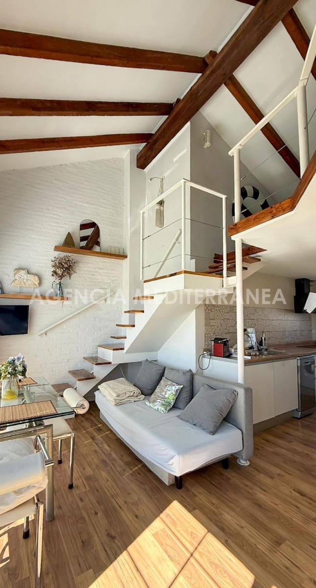 2 bedroom Penthouse for rent in Valencia city - € 1,800 (Ref: 9762063)
