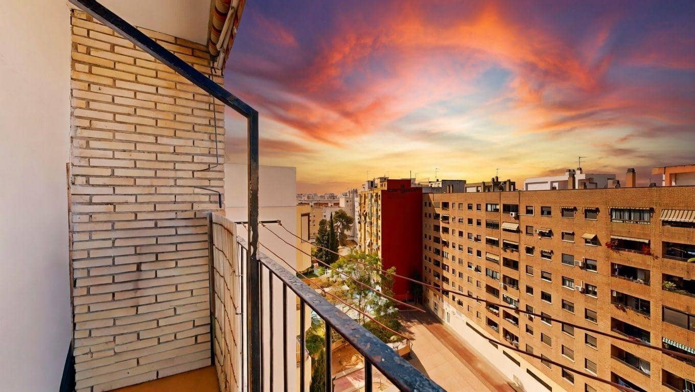 3 bedroom Flat for sale in Valencia city - € 310,000 (Ref: 9791144)