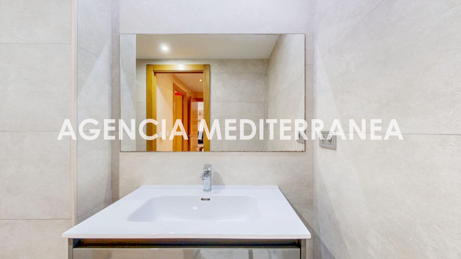 3 bedroom Flat for sale in Valencia city - € 299,000 (Ref: 9799385)
