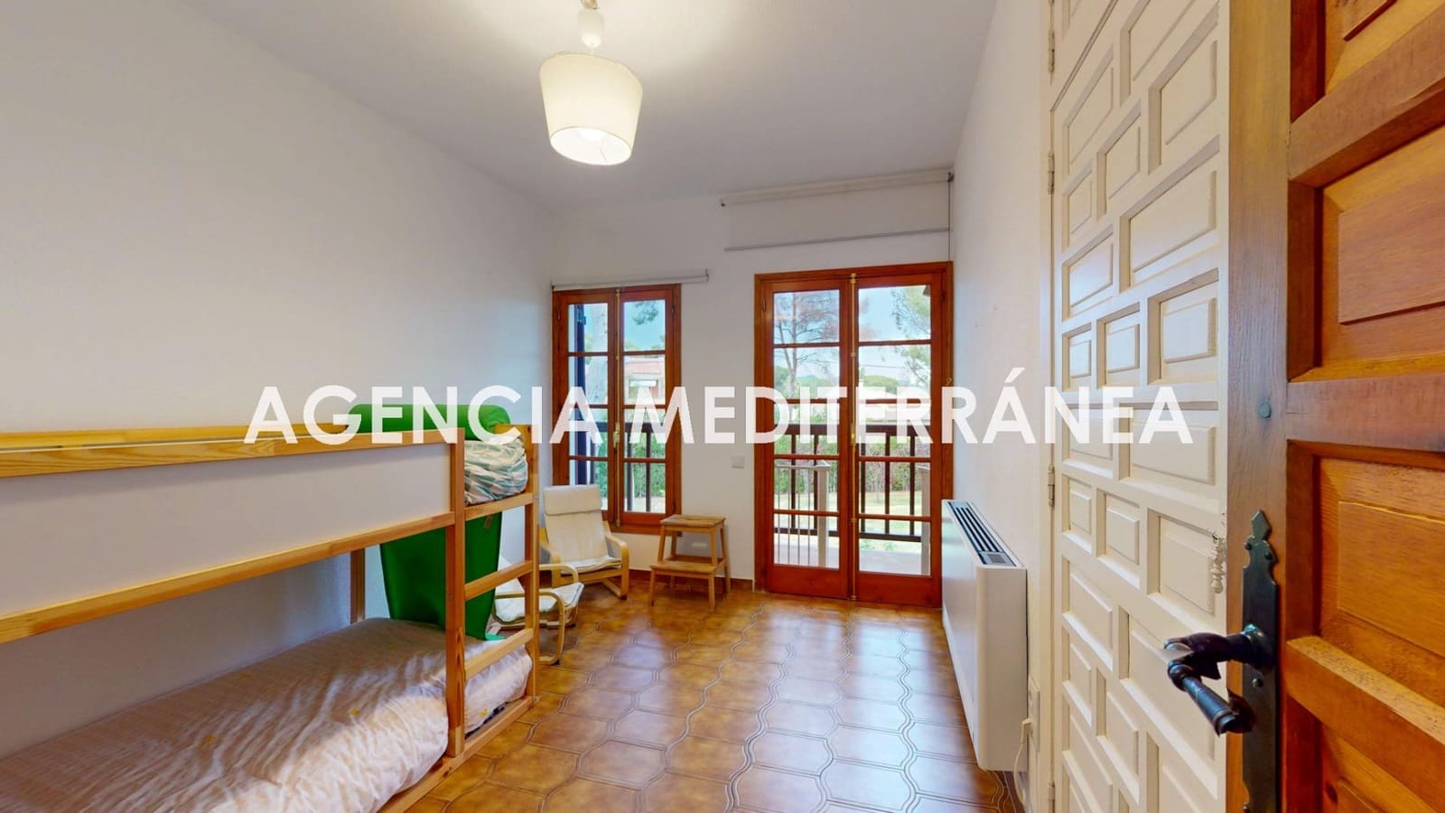 Chalet de 4 habitaciones en Serra en venta con piscina - 690.000 € (Ref: 9812003)