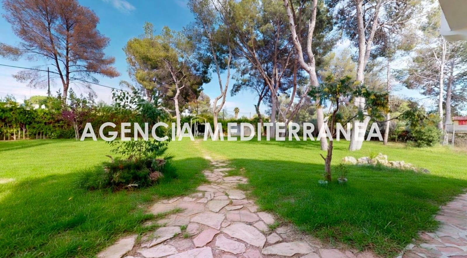 Chalet de 4 habitaciones en Serra en venta con piscina - 690.000 € (Ref: 9812003)