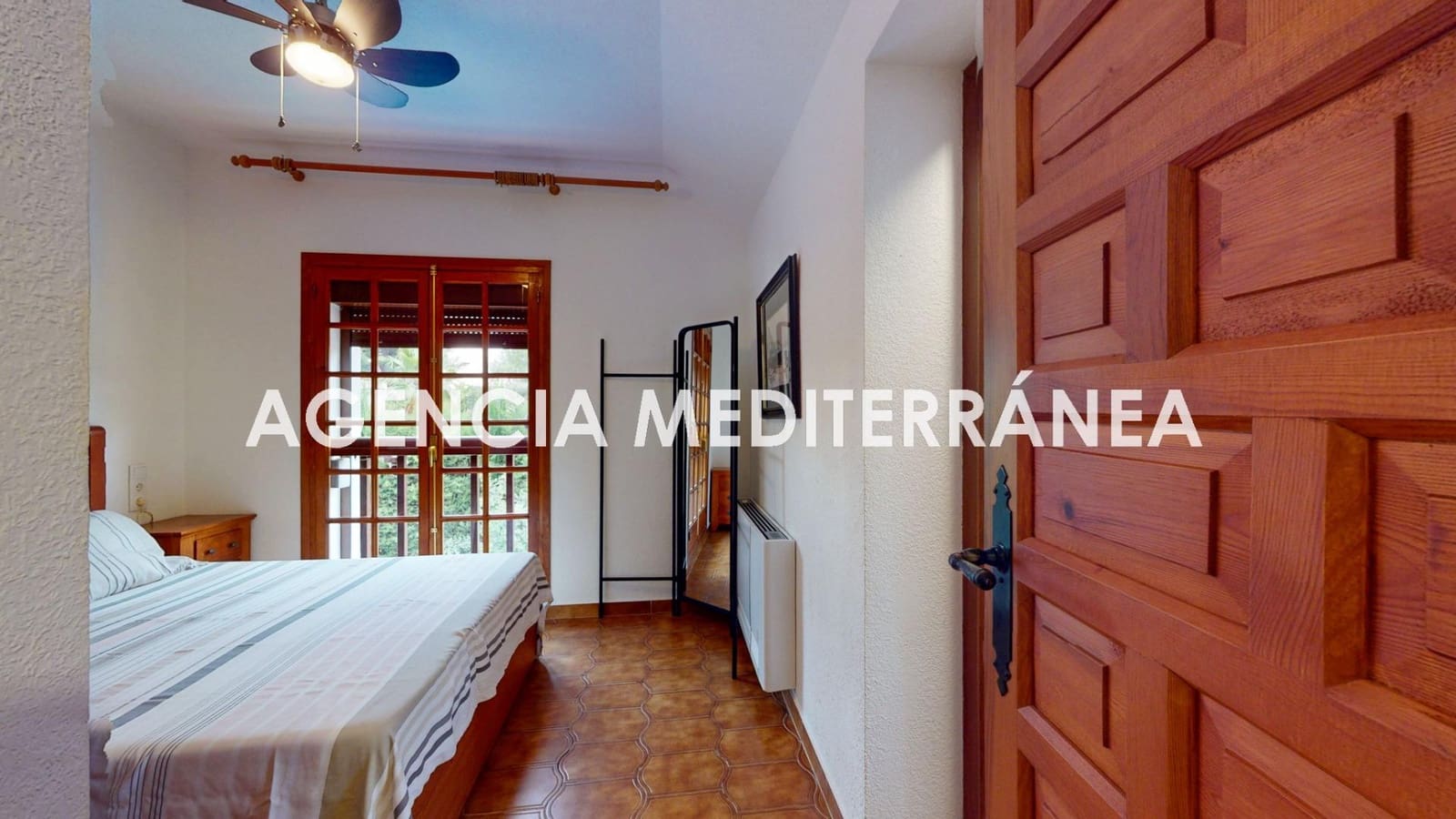 Chalet de 4 habitaciones en Serra en venta con piscina - 690.000 € (Ref: 9812003)