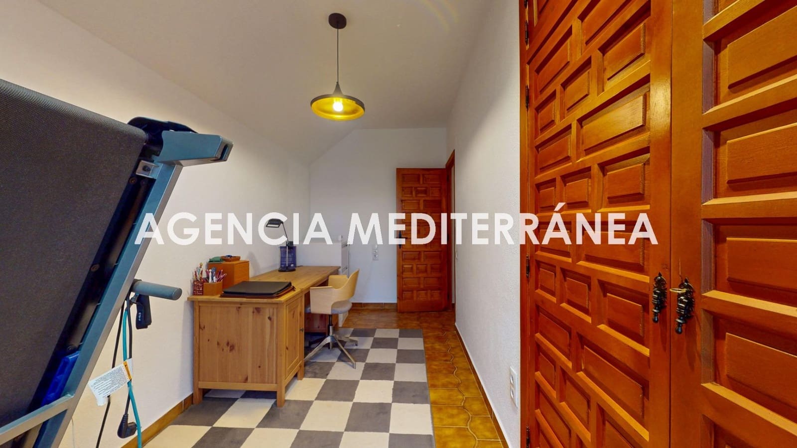 Chalet de 4 habitaciones en Serra en venta con piscina - 690.000 € (Ref: 9812003)