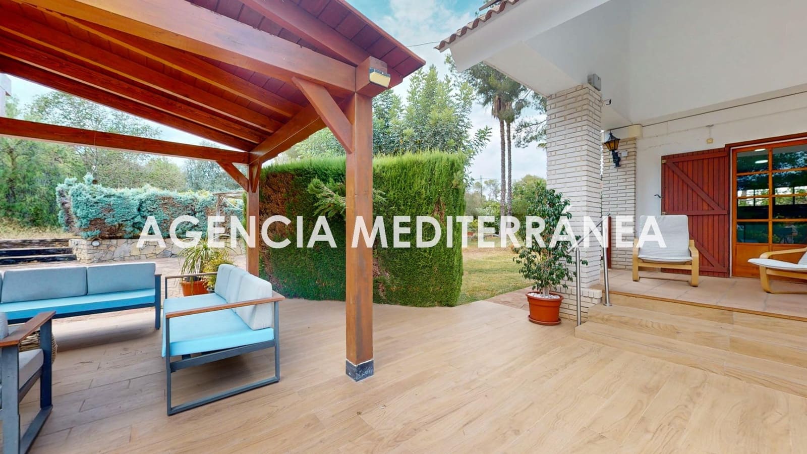 Chalet de 4 habitaciones en Serra en venta con piscina - 690.000 € (Ref: 9812003)