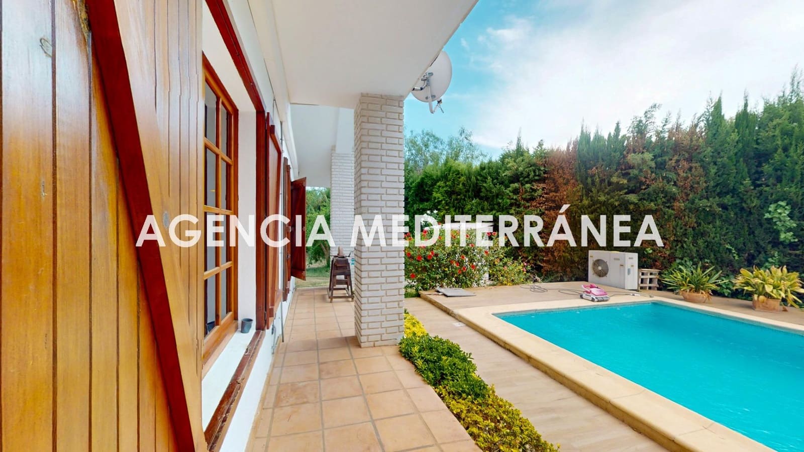 4 bedroom Villa for sale in Serra with pool - € 690,000 (Ref: 9812003)