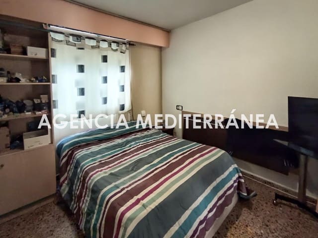 4 makuuhuone Asunto myytävänä paikassa Valencia kaupunki - 240 000 € (Ref: 9818317)
