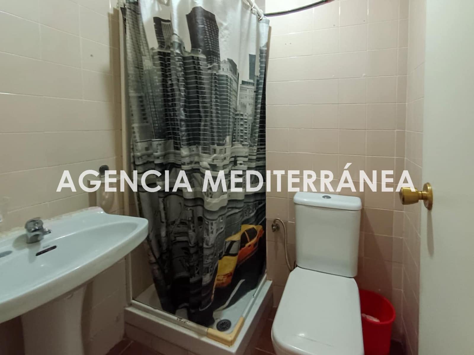 4 bedroom Flat for sale in Valencia city - € 215,000 (Ref: 9818317)
