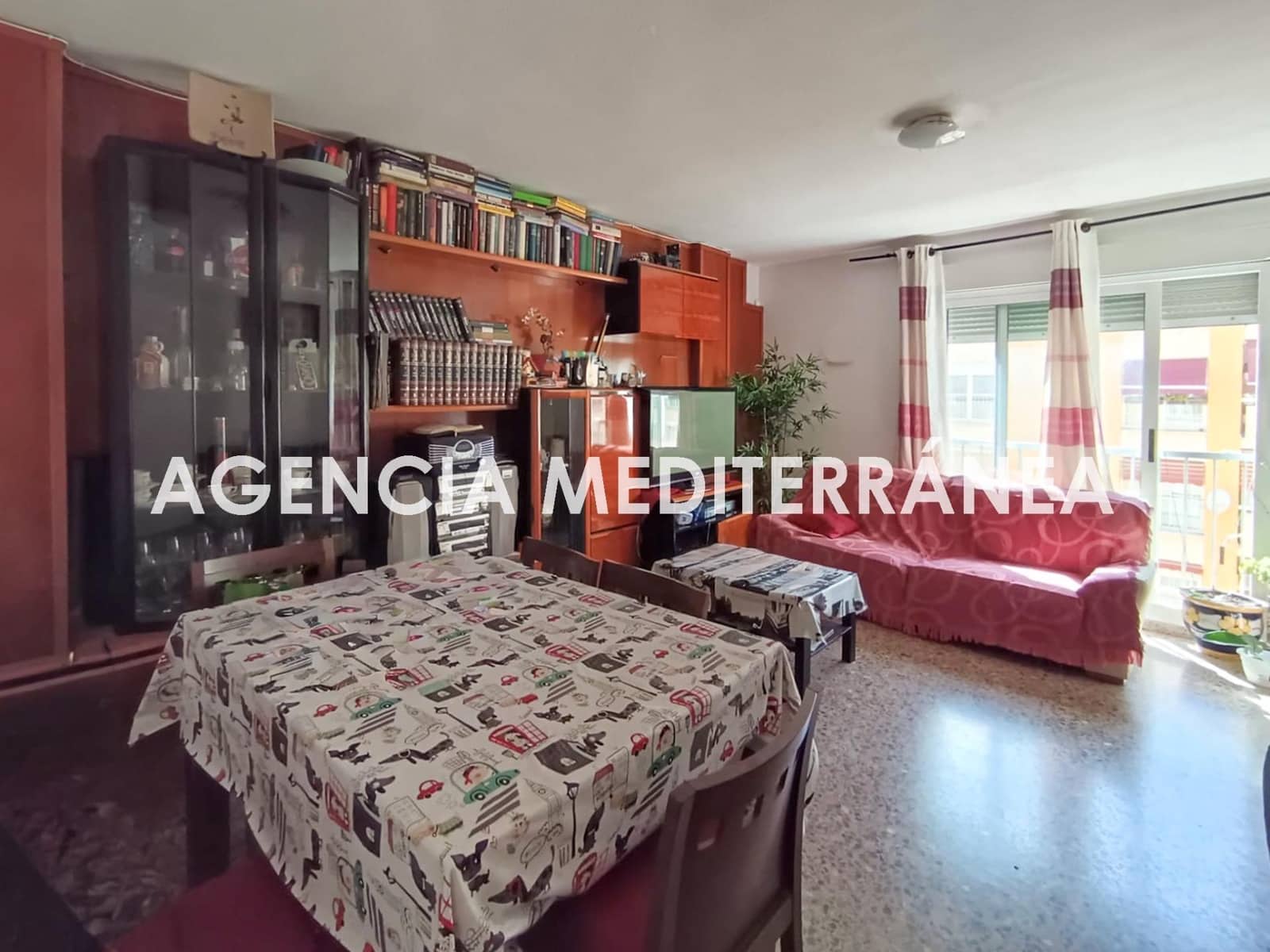4 bedroom Flat for sale in Valencia city - € 215,000 (Ref: 9818317)