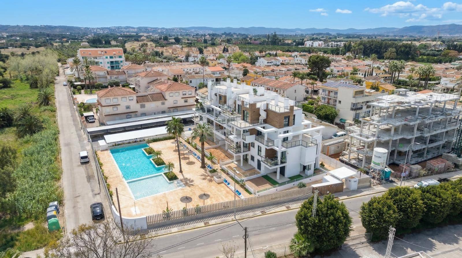 2 slaapkamer Appartement te koop in Denia met garage - € 325.000 (Ref: 9818319)