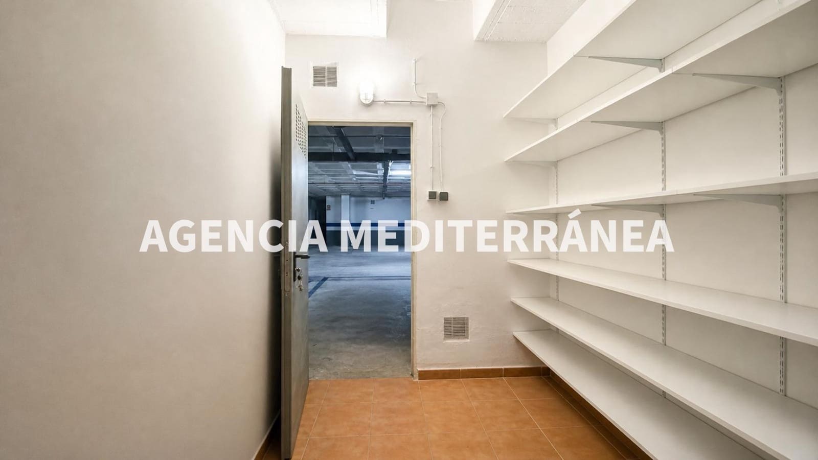 Garage for sale in La Pobla de Farnals - € 38,000 (Ref: 9818320)